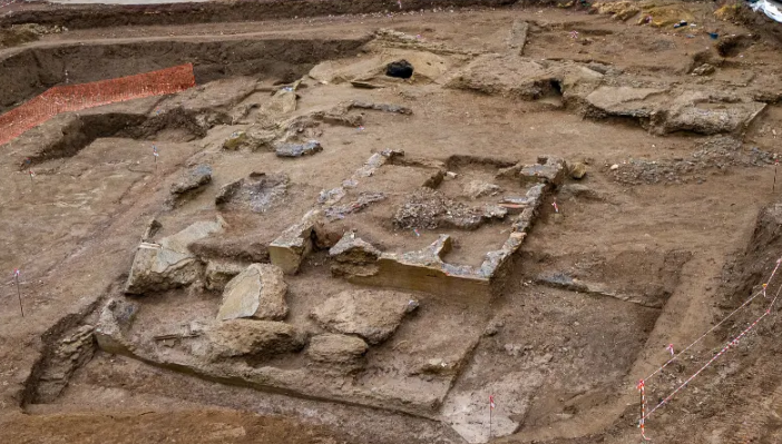 Demir çivilerle birlikte gömmüşler: 'Hortlak' korkusundan çok dini sebepler