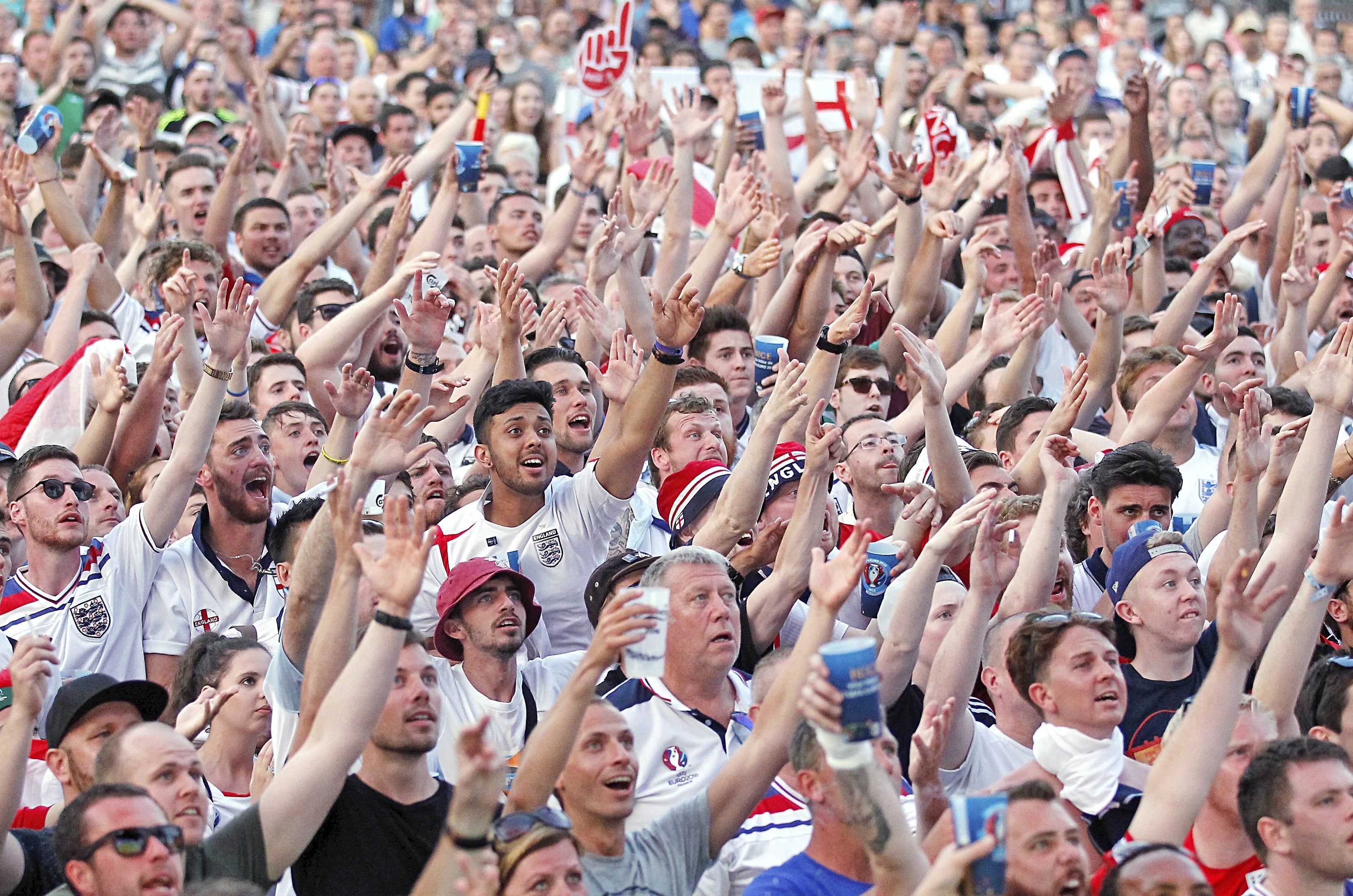 Dünya Kupası'nı izlemek için evini satışa çıkardı