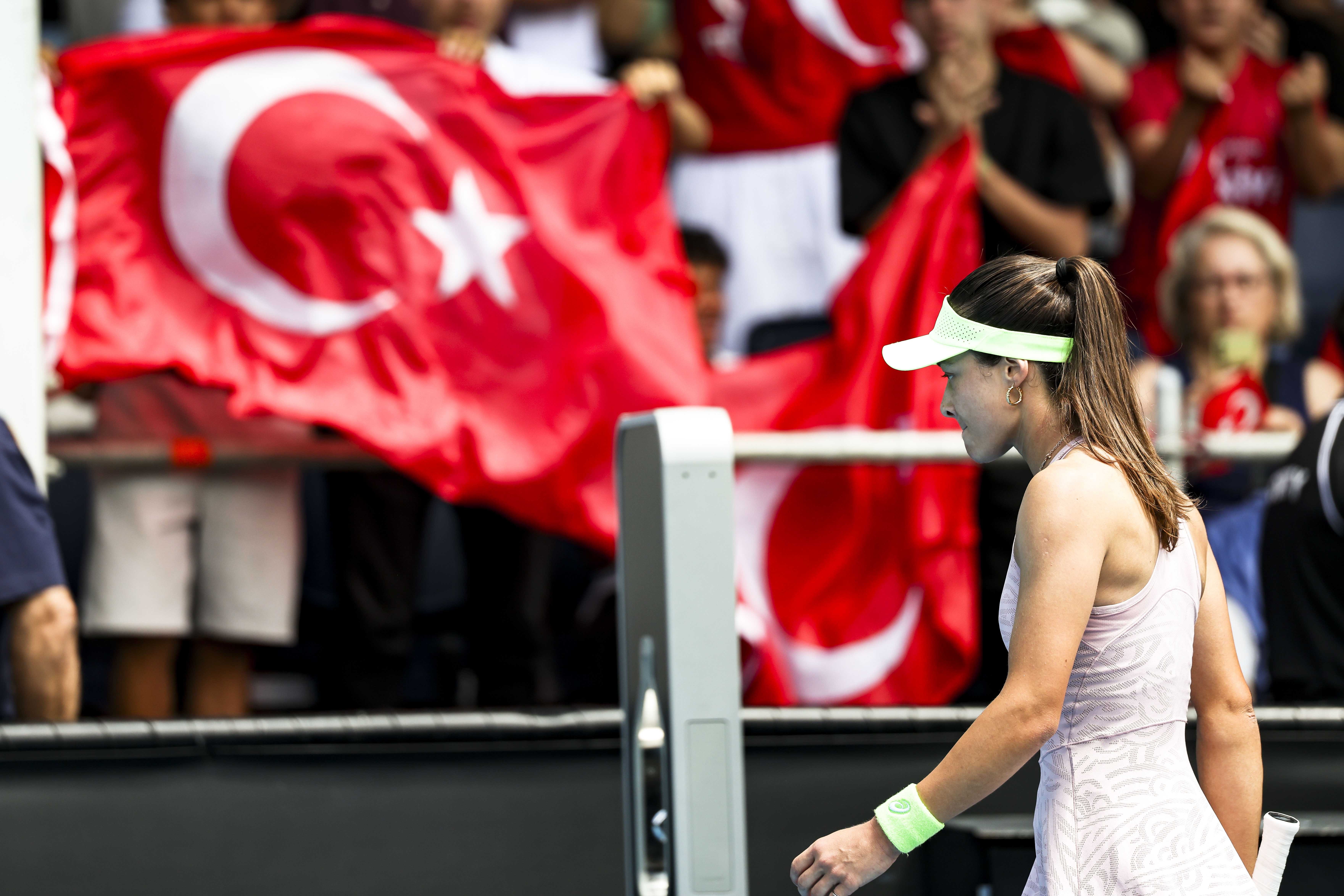 Zeynep Sönmez ilki yaşattı