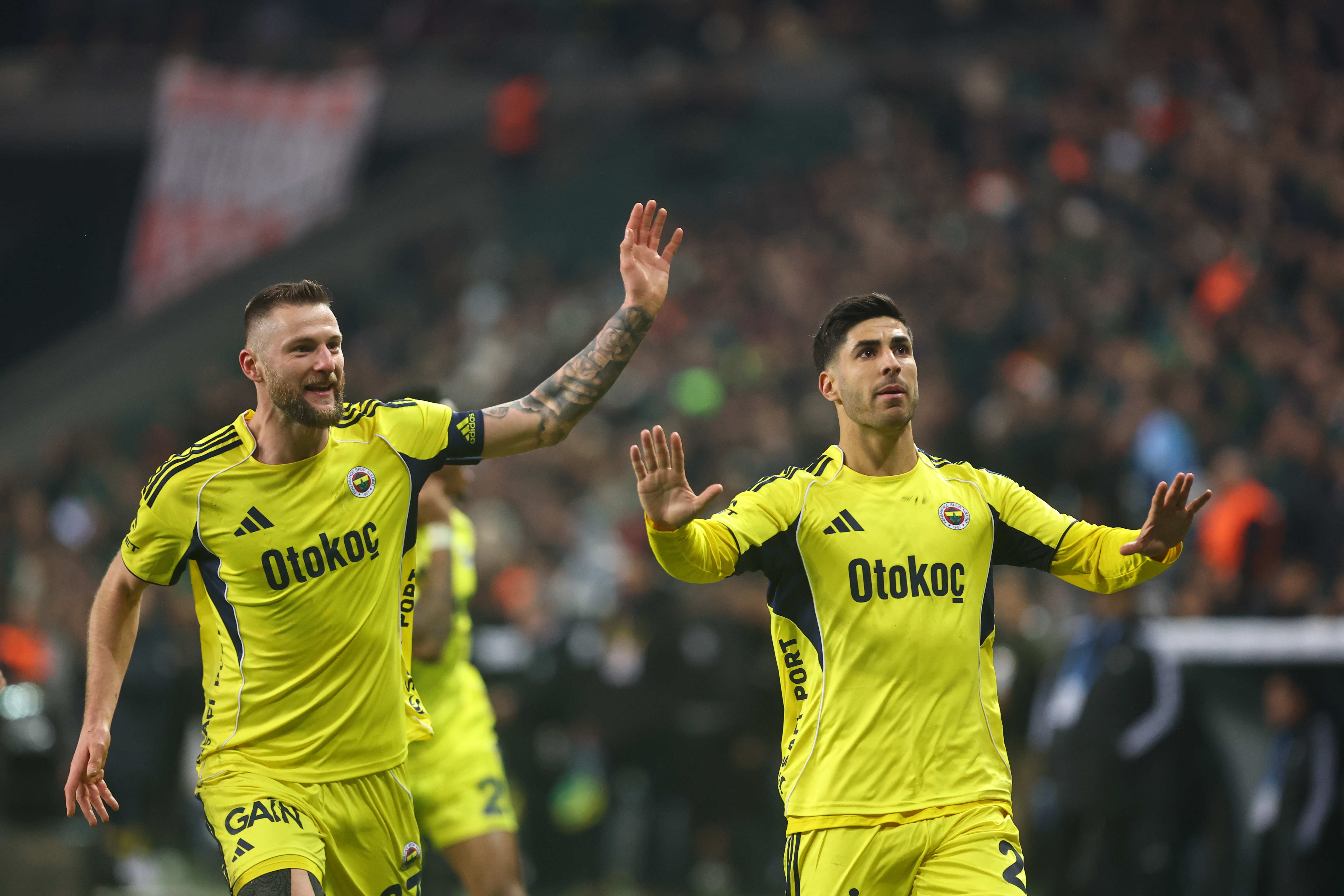 Fenerbahçe'de krize kaptanlar 'dur' diyecek