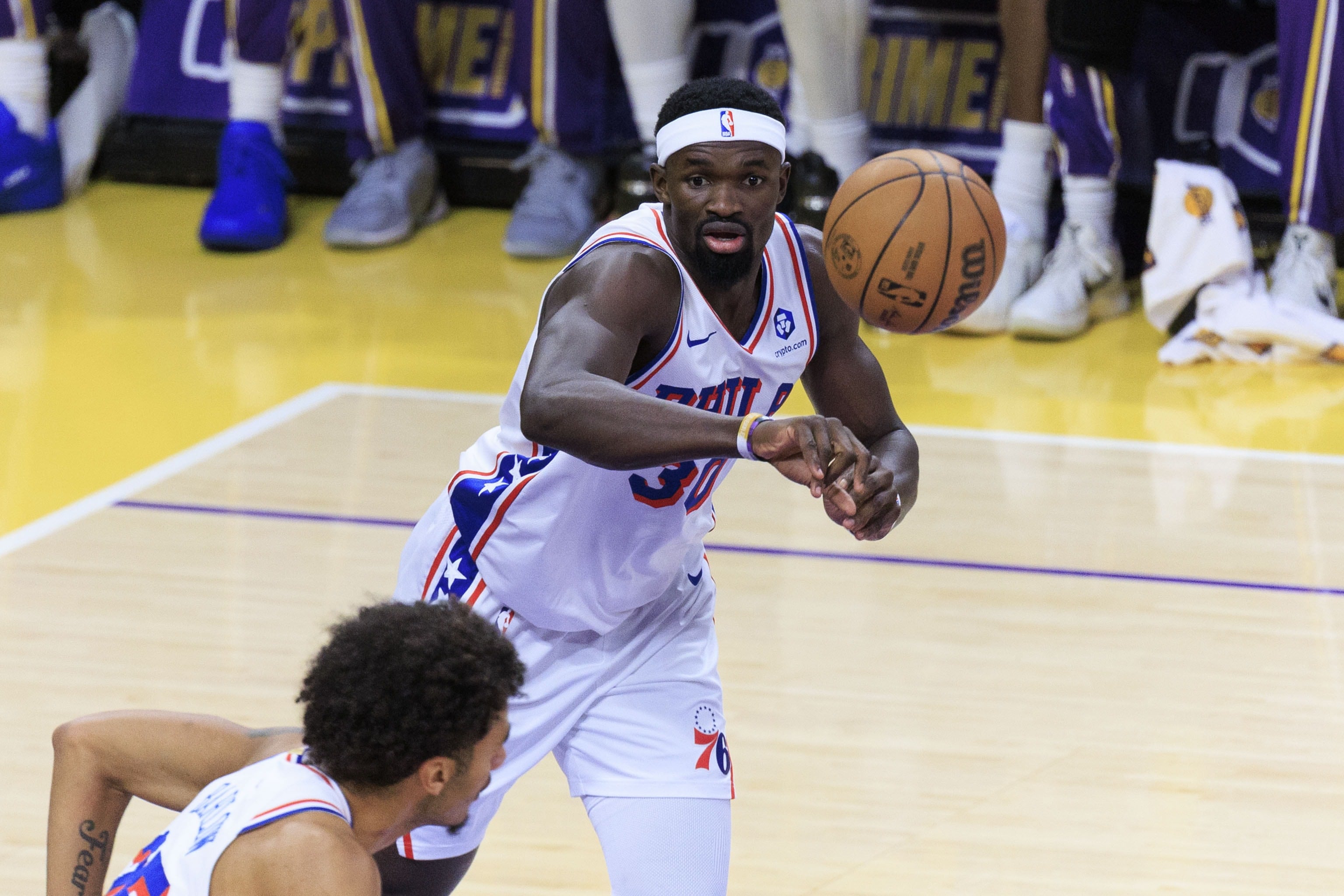 Adem Bonalı 76ers, Kings'i devirdi