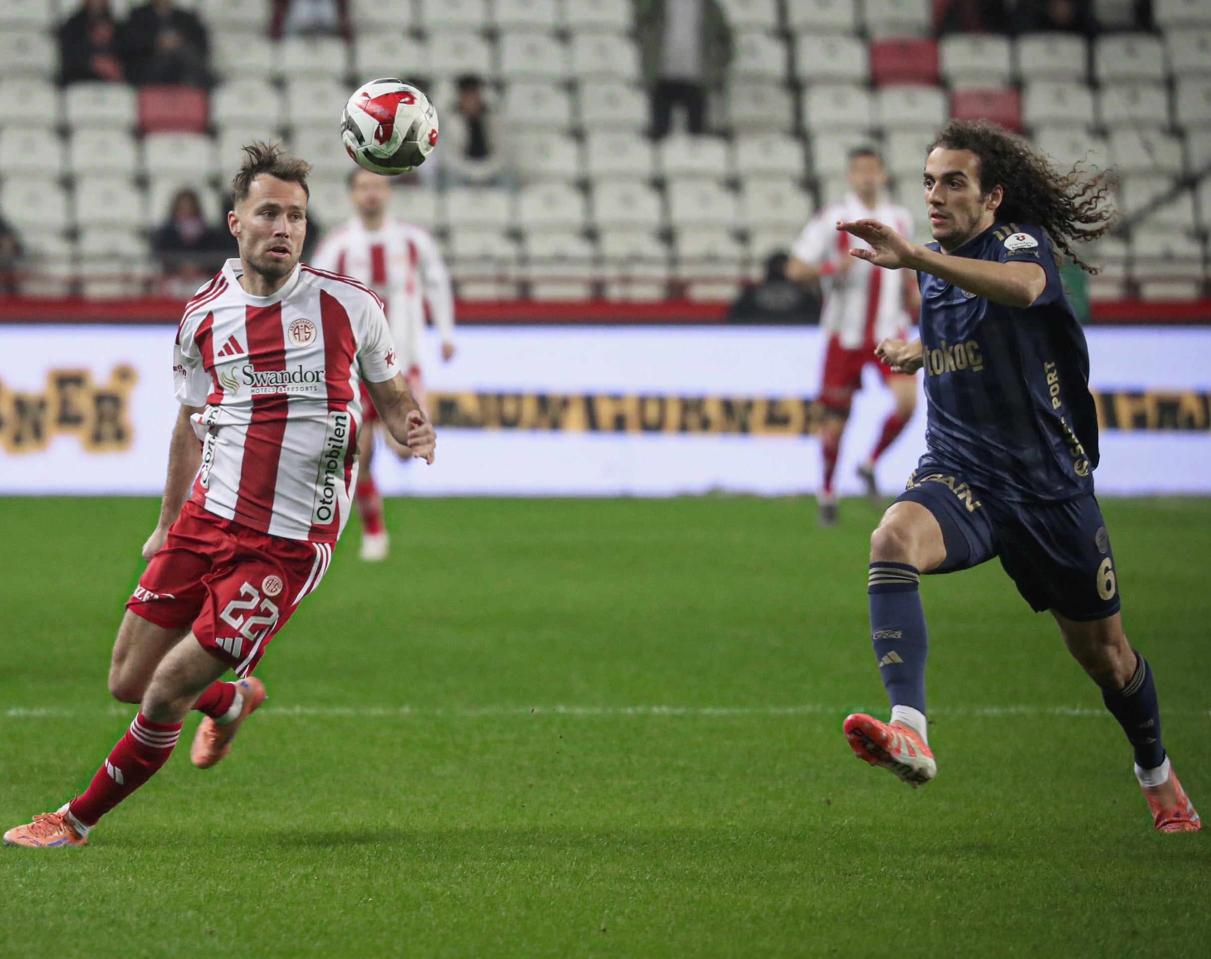 Fenerbahçe'ye 2 gol yetmedi! Yarışta yara aldı