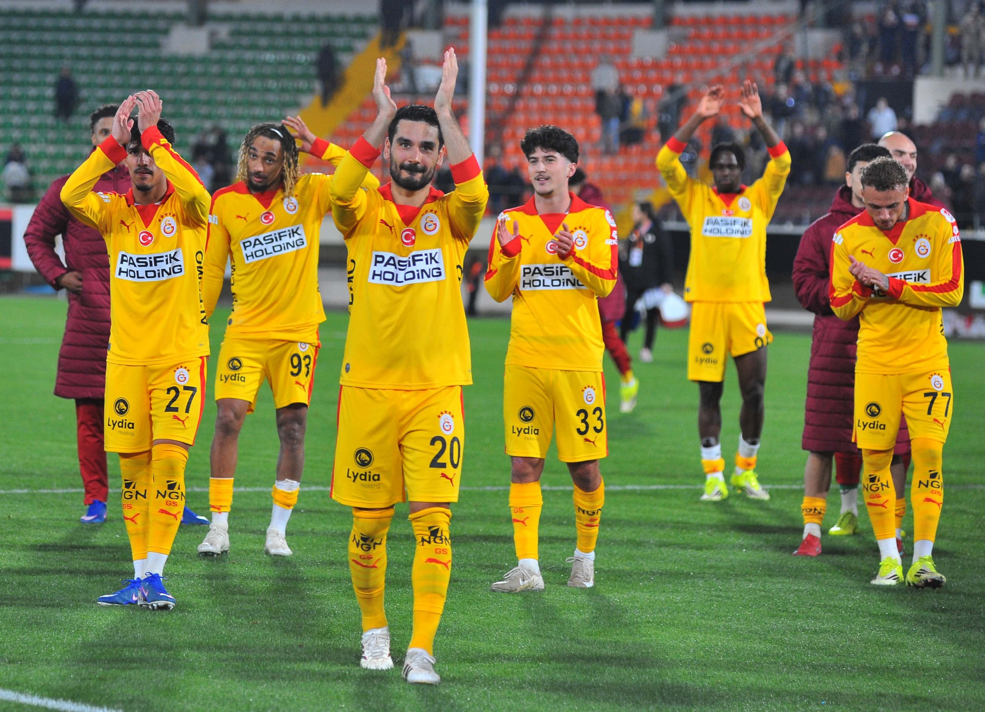 Galatasaray Avrupa'da ilk 5'e girdi! Taraftarlar umutlu