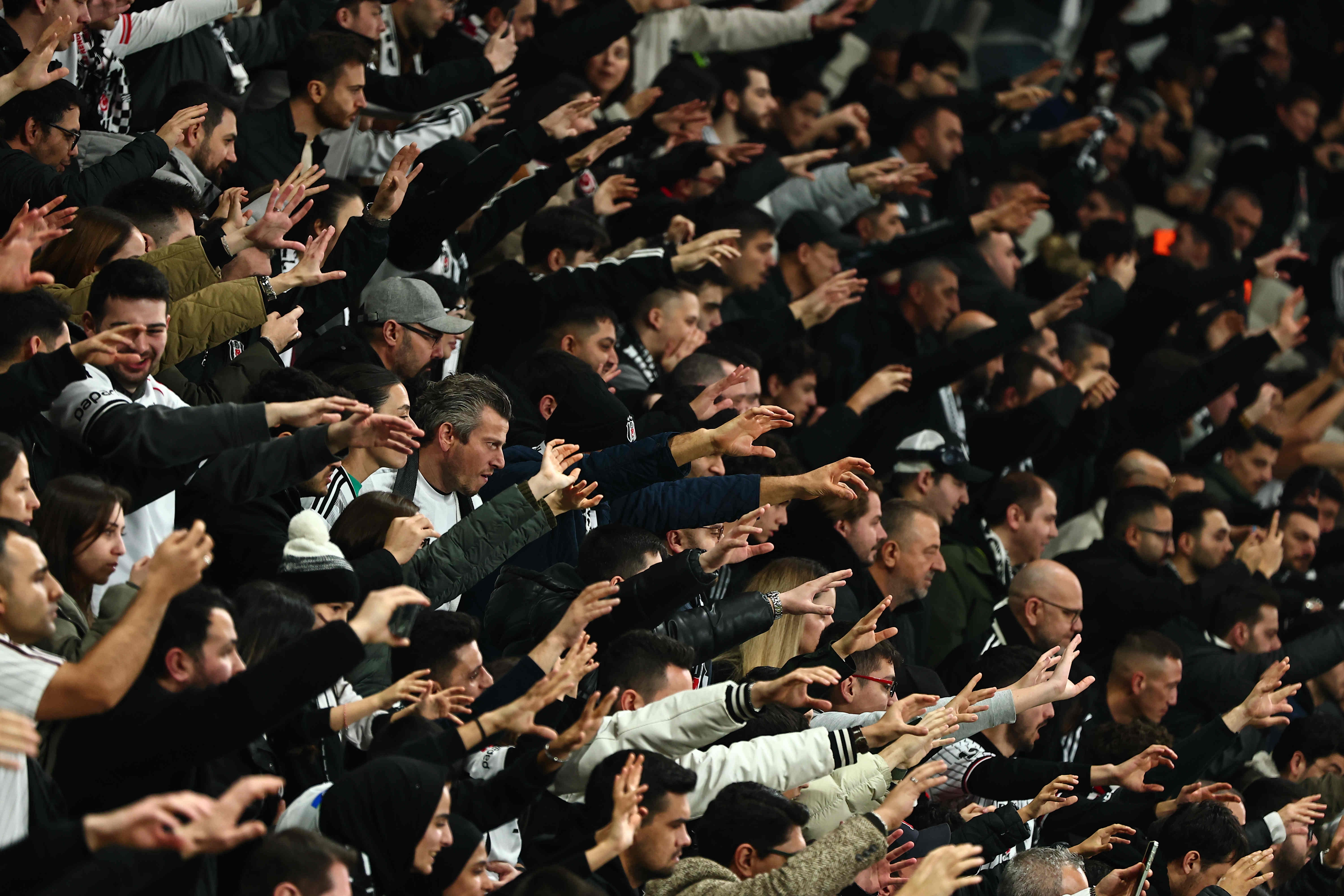 Derbinin biletleri cep yakıyor! İki kat zamlandı