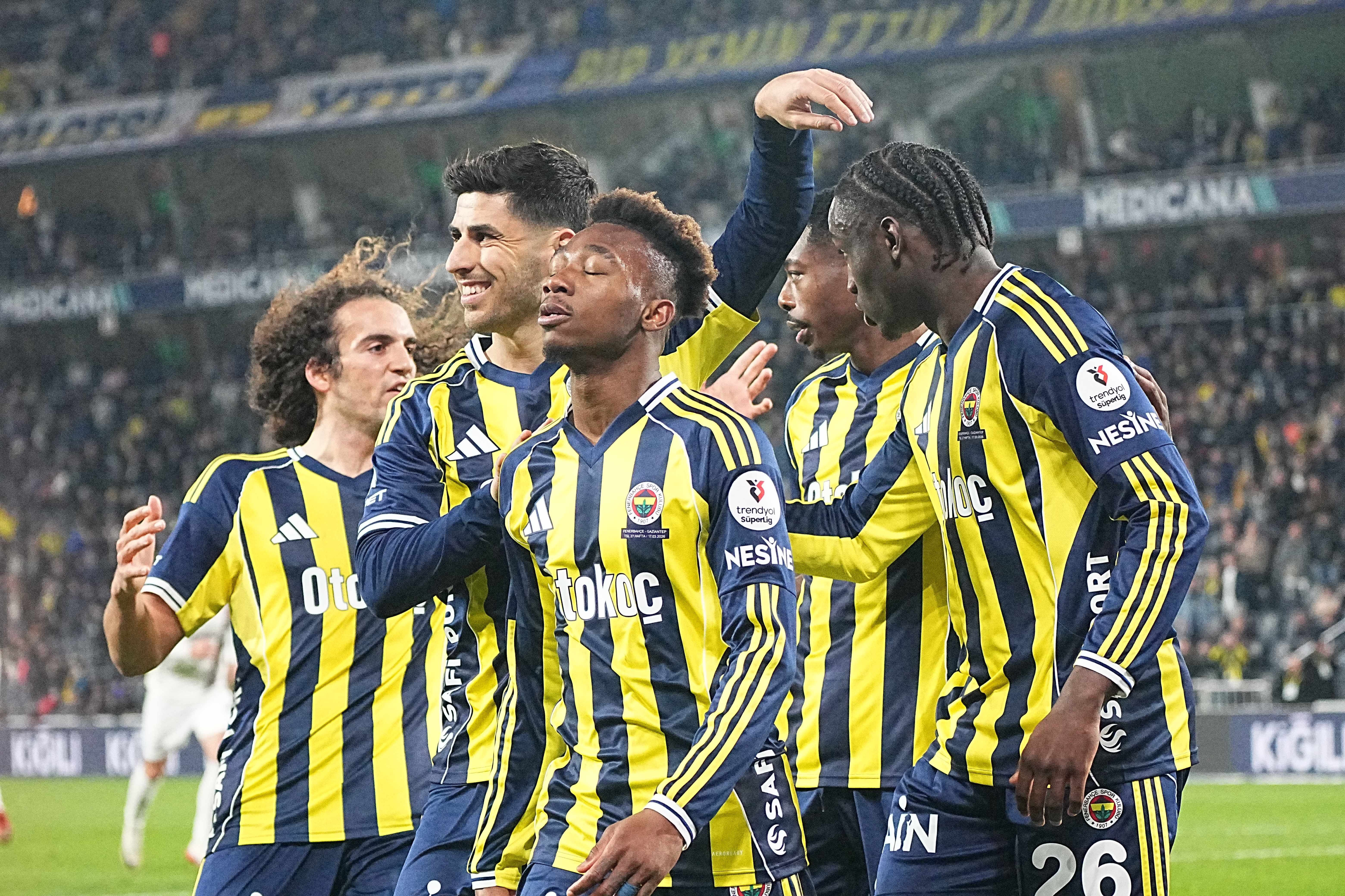 Nene şov yaptı, F.Bahçe farklı kazandı!