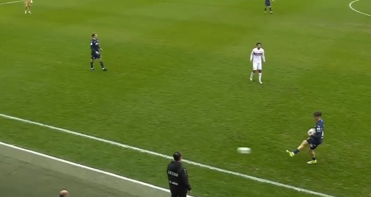 Fazla topu saha dışına attı, neye uğradığını şaşırdı!