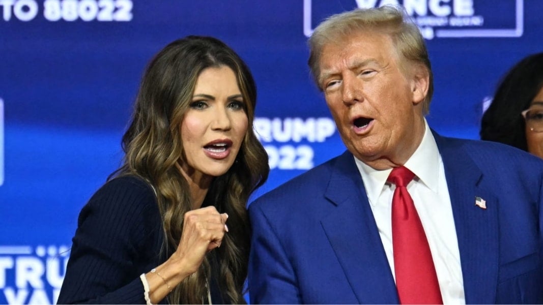 Trump, tartışmaların odağındaki bakanın biletini kesti