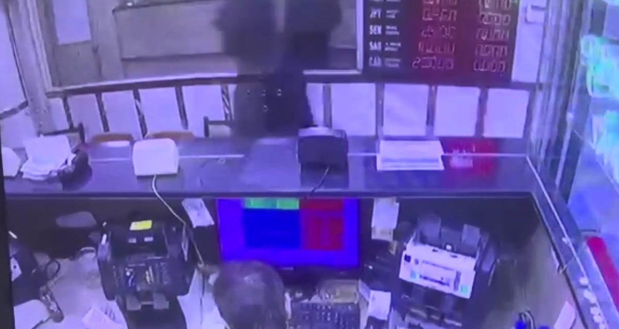 İstanbul'un göbeğinde döviz bürosuna silahlı saldırı