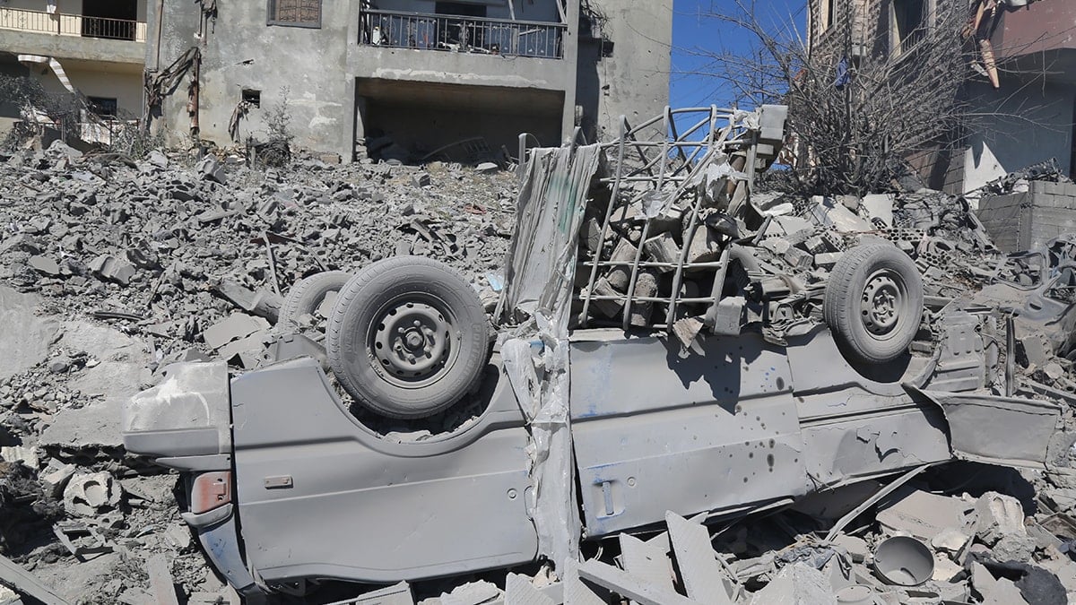 İsrail Lübnan'ı vurdu: 15 sağlıkçı hayatını kaybetti