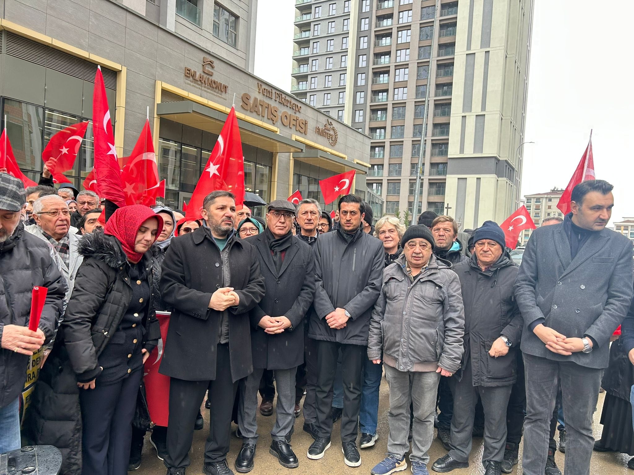 Şirketten kaçtık bakana tutulduk