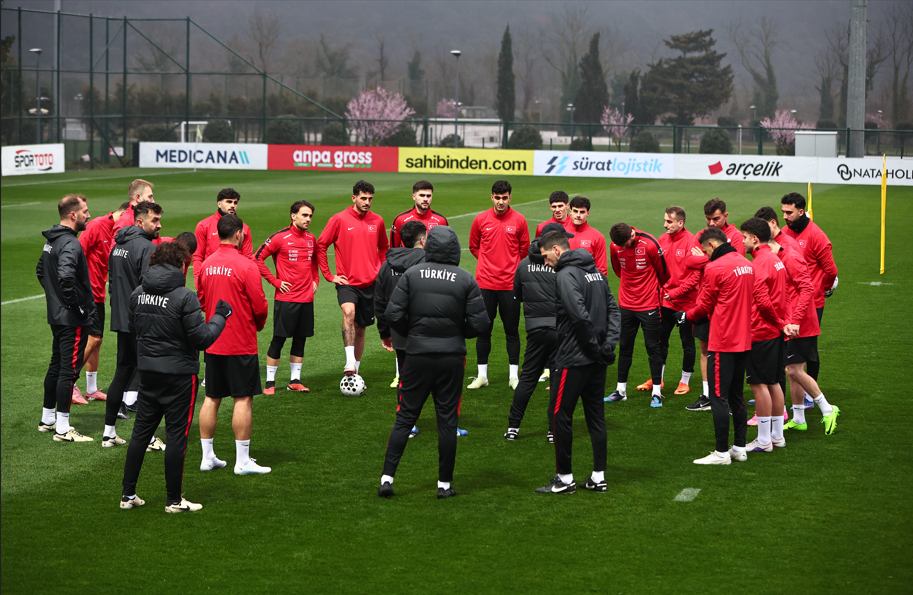 A Milli Takım 19 kişiyle çalıştı! İdmana altyapıdan takviye