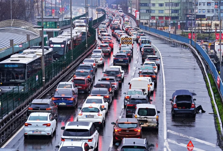 Trafikten kaçanlar yine trafiğe yakalandı