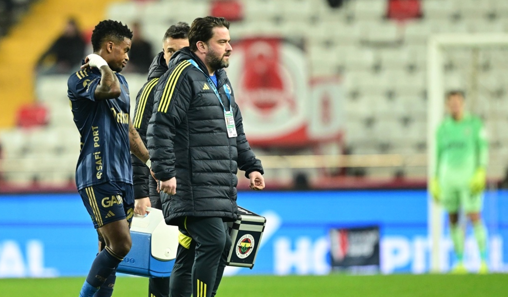 Fenerbahçe'ye bir kötü haber daha! En az 1 ay yok