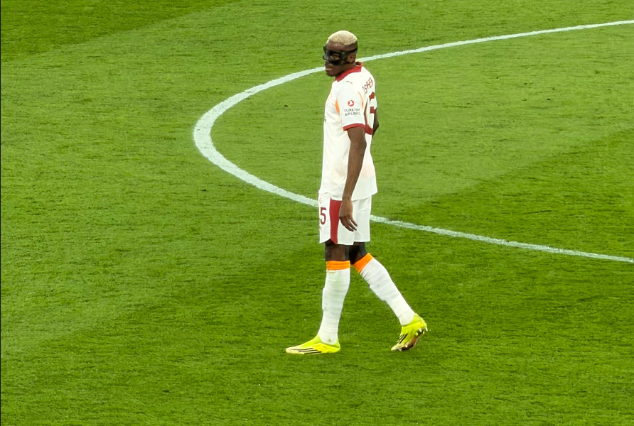 Galatasaray'da Osımhen şoku! Devam edemedi