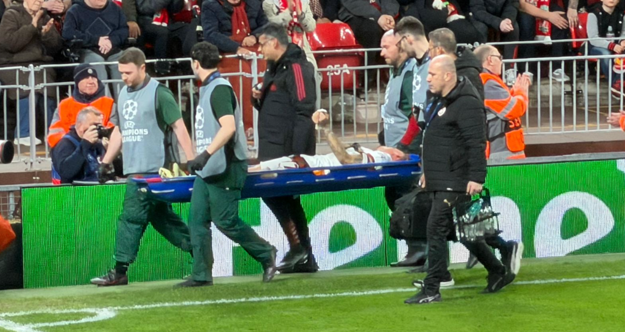 Galatasaray'da bir şok daha! Lang elini reklam panolarına sıkıştırdı