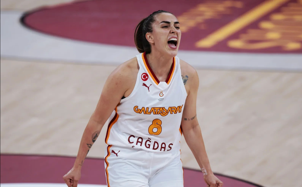 Galatasaray'a şok! Kaburga kırığı tespit edildi