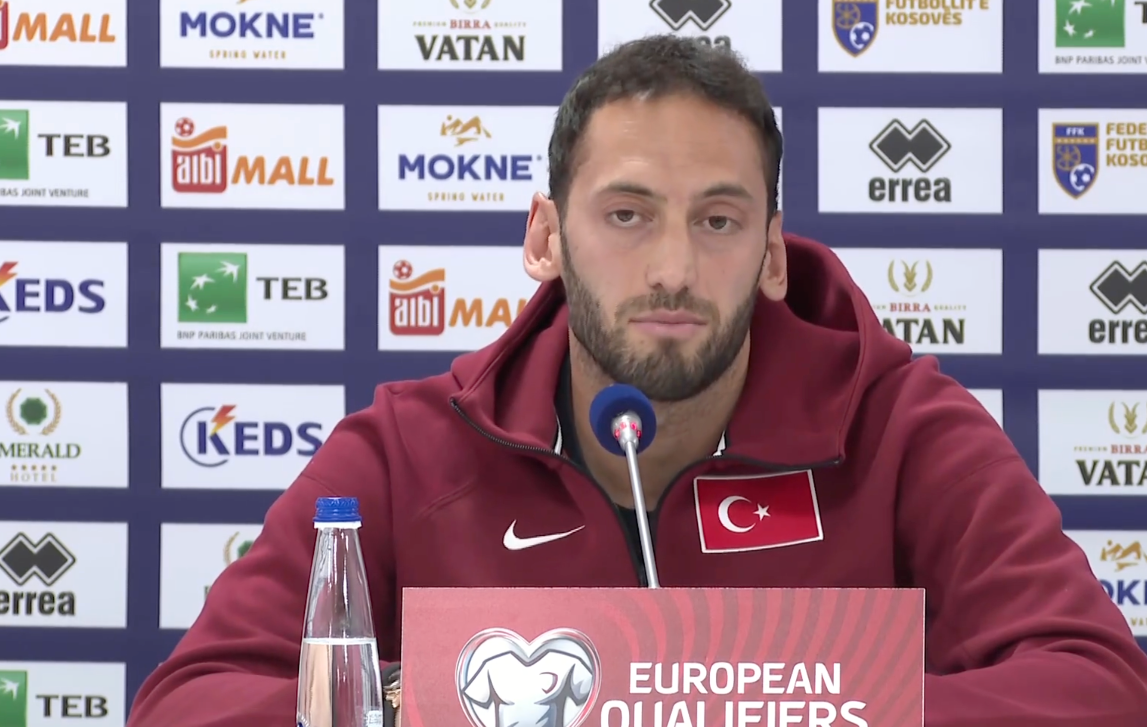 Hakan Çalhanoğlu tarihi maç öncesi isyan etti! 'Kışkırtmaya çalışanlar var'