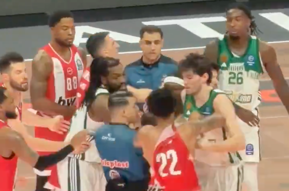 Derbide ortalık karıştı! Ataman çıldırdı