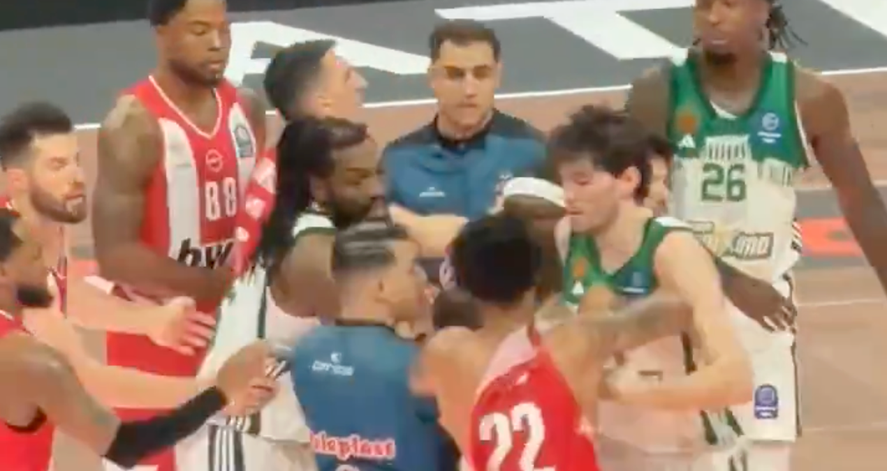 Derbide ortalık karıştı! Ataman çıldırdı