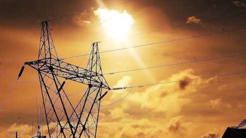 Spot piyasada elektrik fiyatlarıSpot piyasada bir megavatsaat elektriğin fiyatı yarın için en yüksek 4 bin 200 lira, en düşük 207 lira 1 kuruş oldu.