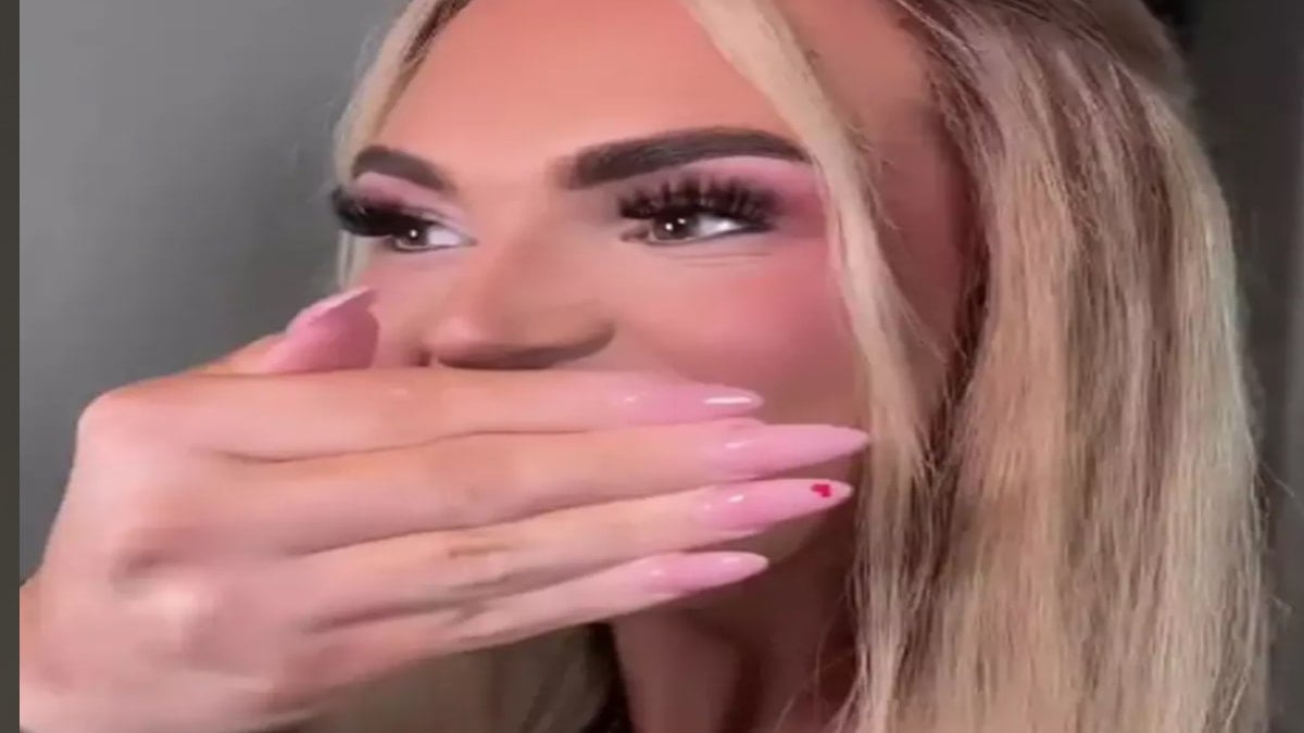 890 bin lira harcadığı dişleri olay oldu: Eleştiri yağmuruna tutuldu