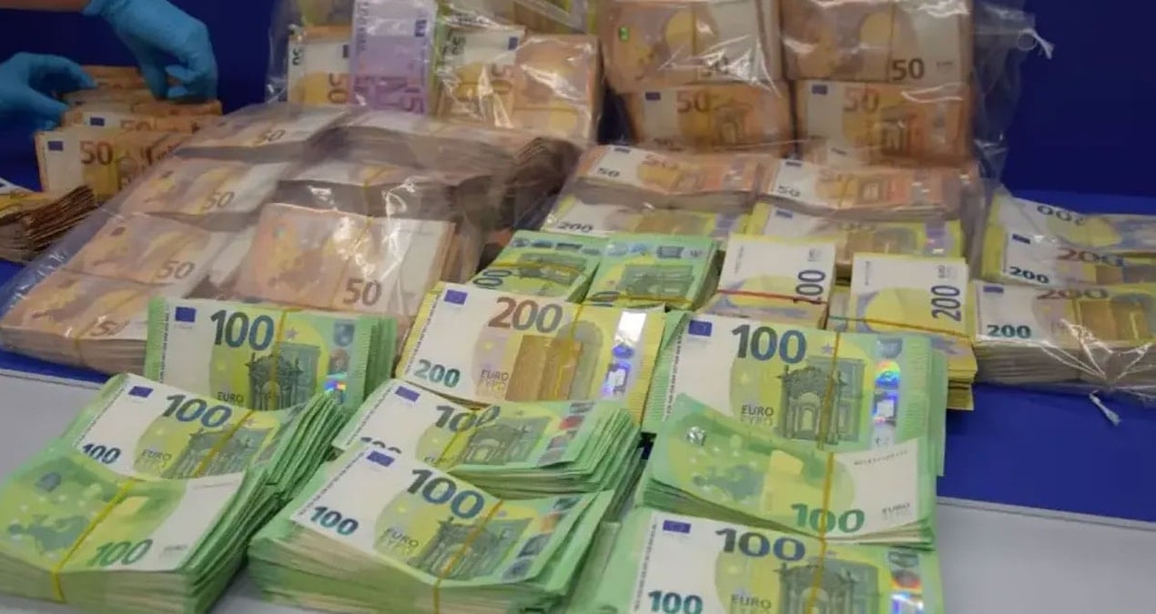 Havalimanında yüz binlerce euroyla yakalanan Türk futbolculara kara para soruşturması