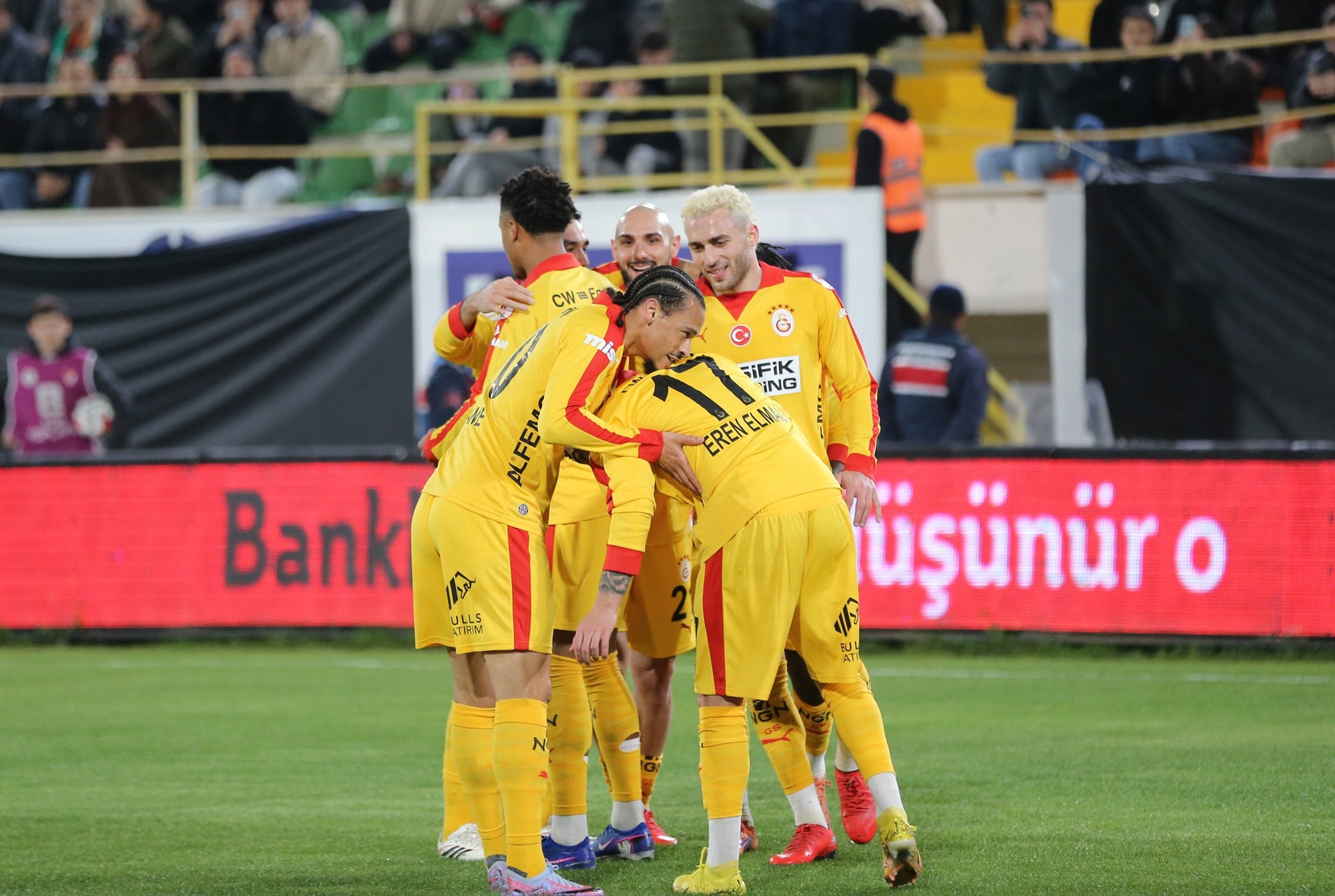 Galatasaray kayıpsız çeyrek finalde