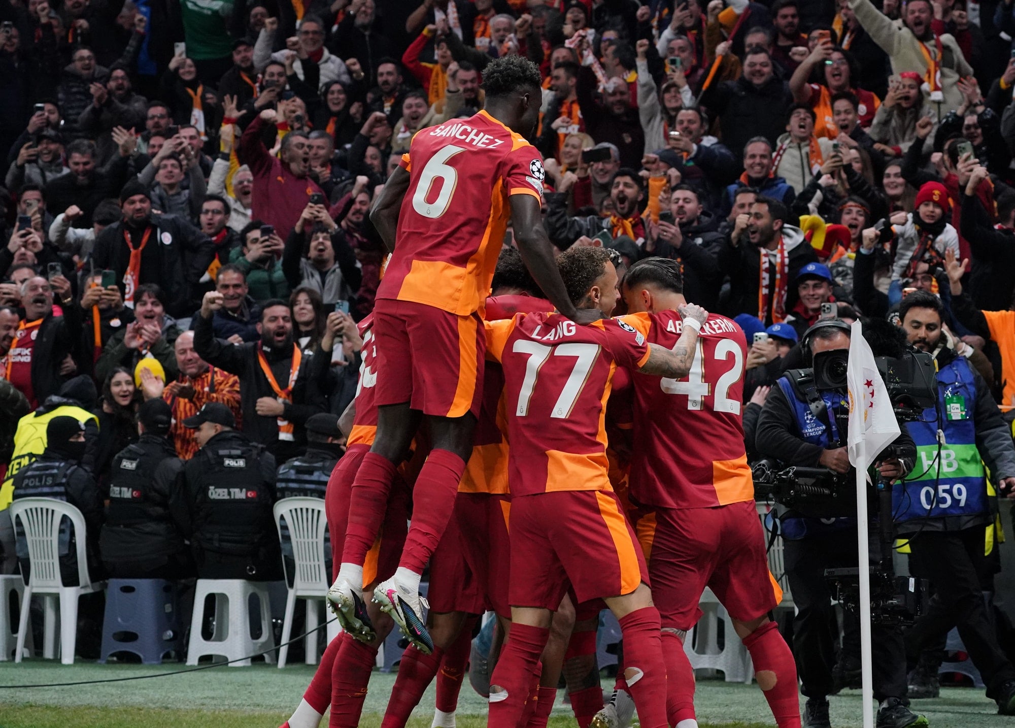 SÖZCÜ yazarları Galatasaray'ın Liverpool zaferini yorumladı