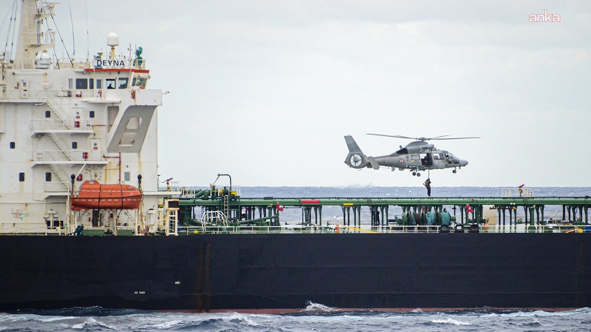 Fransa Akdeniz’de 'gölge filo'ya ait gemiye el koydu