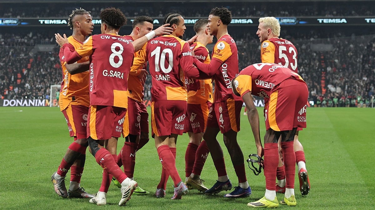 Galatasaray derbide 10 kişiyle 3 puanı kaptı!