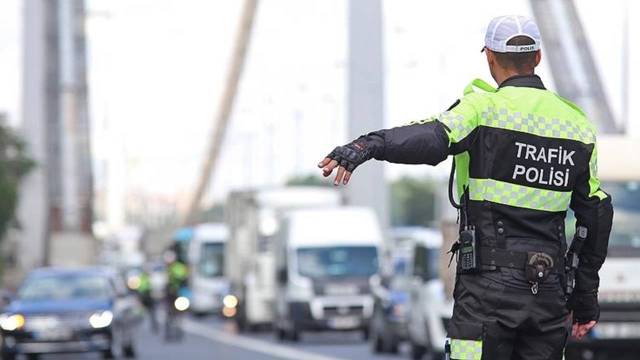 Dur ihtarına uymayan sürücüye 200 bin TL ceza şoku!