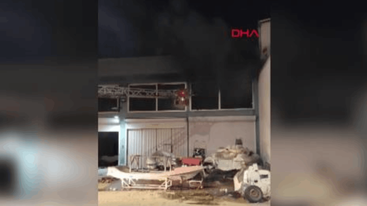 Antalya'da tekne bakım ve imalathanesinde yangın