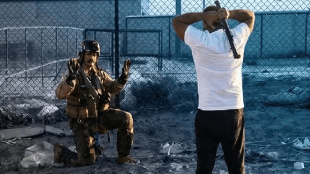 ABD pilotunun diz çöktüğü an!