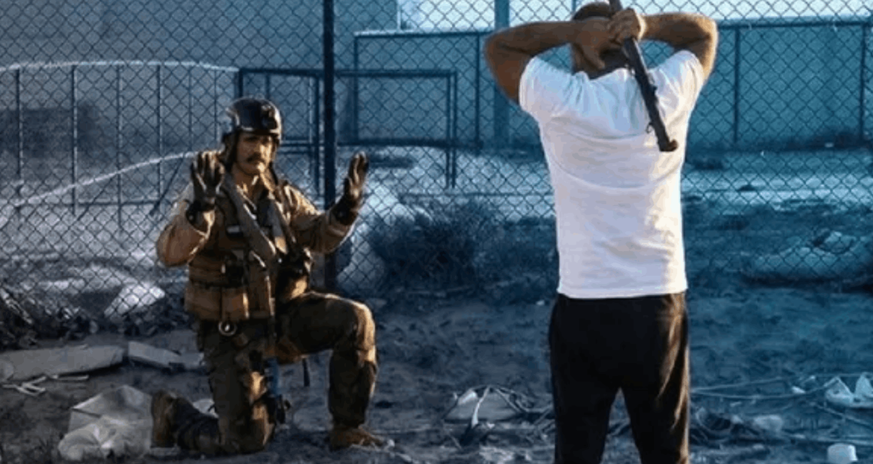 ABD pilotunun diz çöktüğü an!