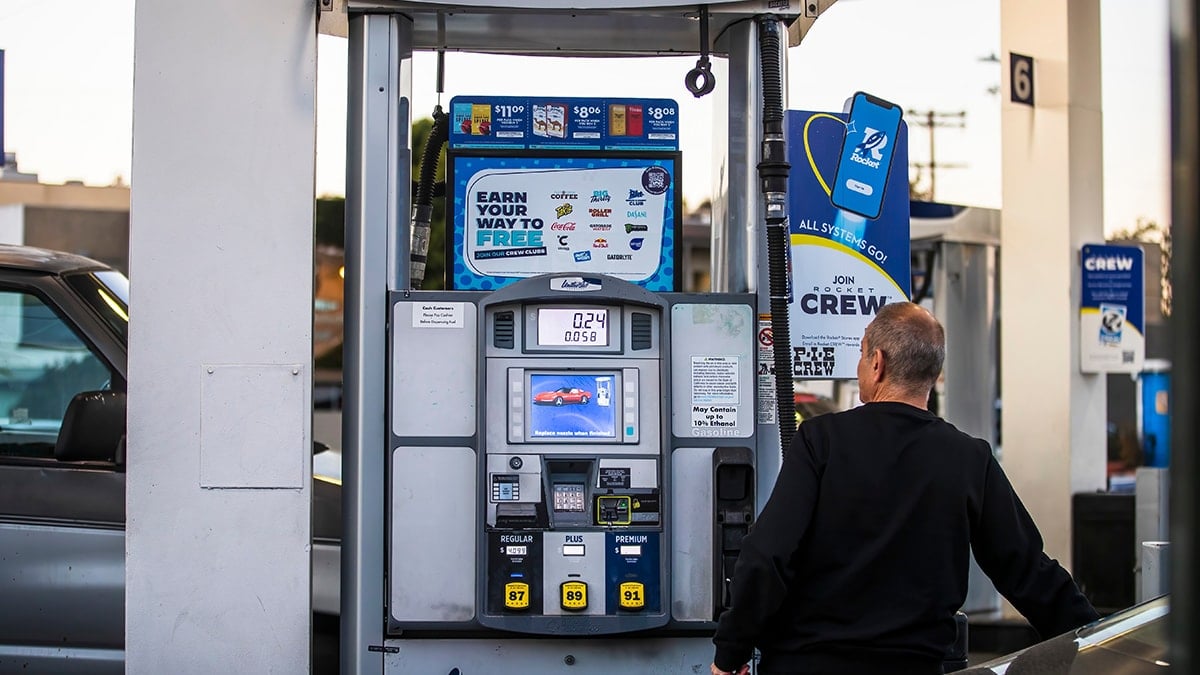 Trump'ın hesabı cüzdana uymadı! "Hürmüz Kumarı" ABD'de  pompayı vurdu!