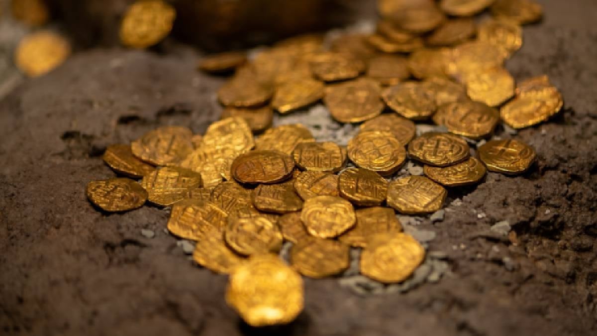 Çölün ortasında külçe külçe altın bulundu: 500 yıllık hazine ortaya çıktı