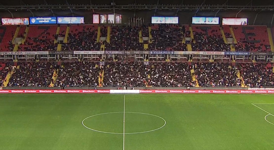 Gaziantep FK-Fenerbahçe maçında ışık krizi!