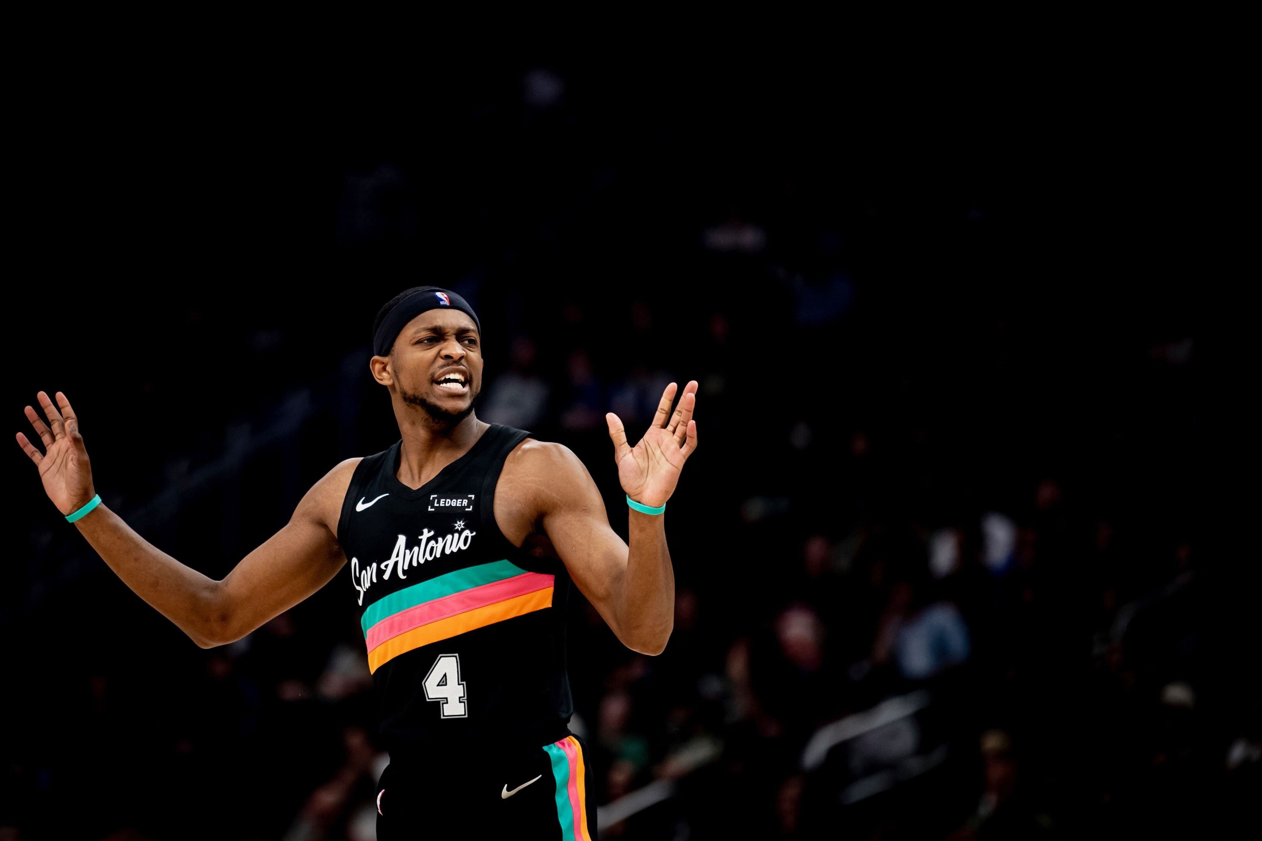 Spurs, Bucks'ı yenerek seriye bağladı!