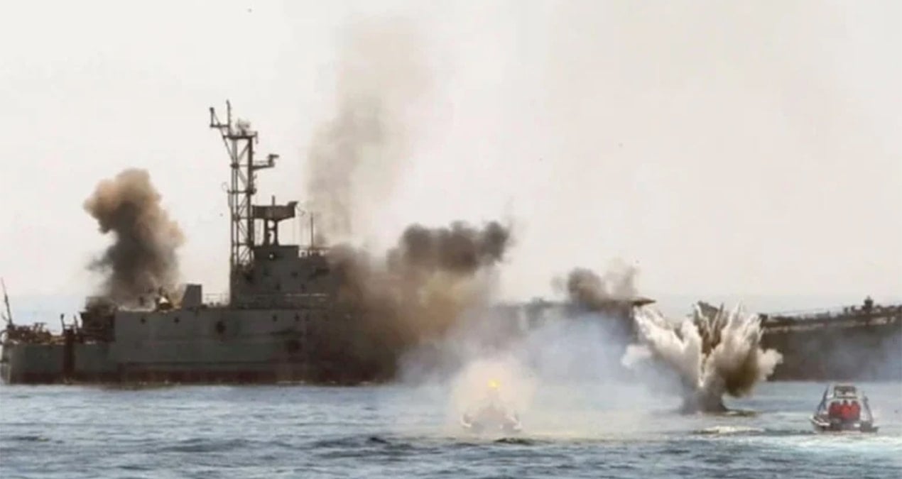 İran, Hürmüz Boğazı'nda 10 petrol tankerini vurduğunu duyurdu