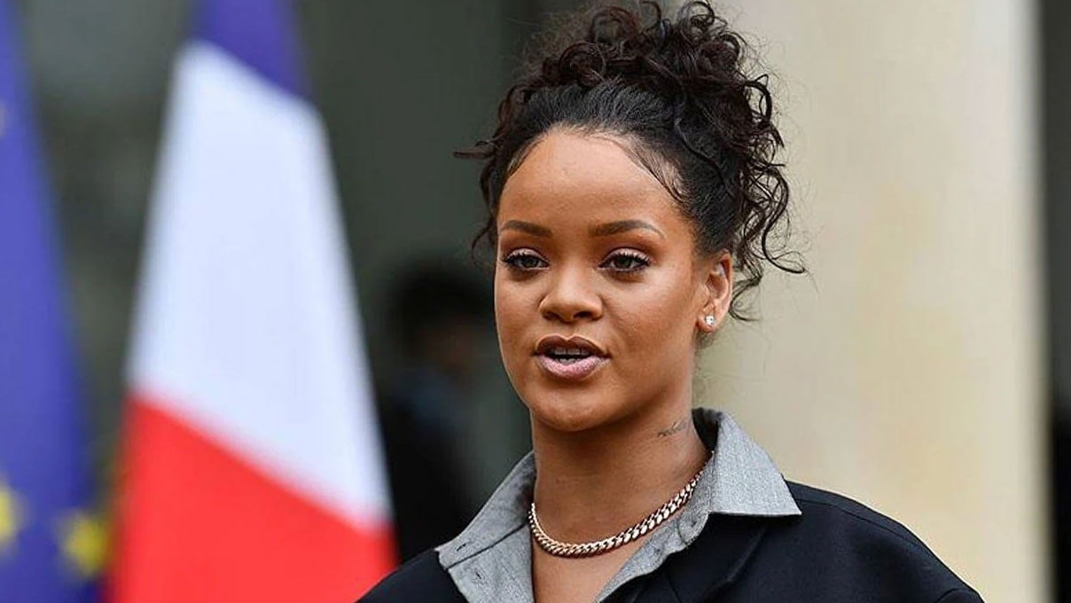 Rihanna'nın parfümleri raflardan çekildi: Kadınlar için büyük tehlike!
