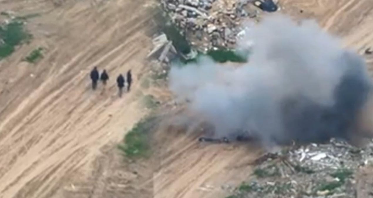 İsrail İHA'sı Han Yunus'ta dört kişiyi önce takip etti, sonra vurdu