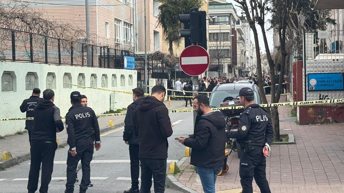 Fatih'te boşanma aşamasındaki eşini katleden şahıs yakalandı