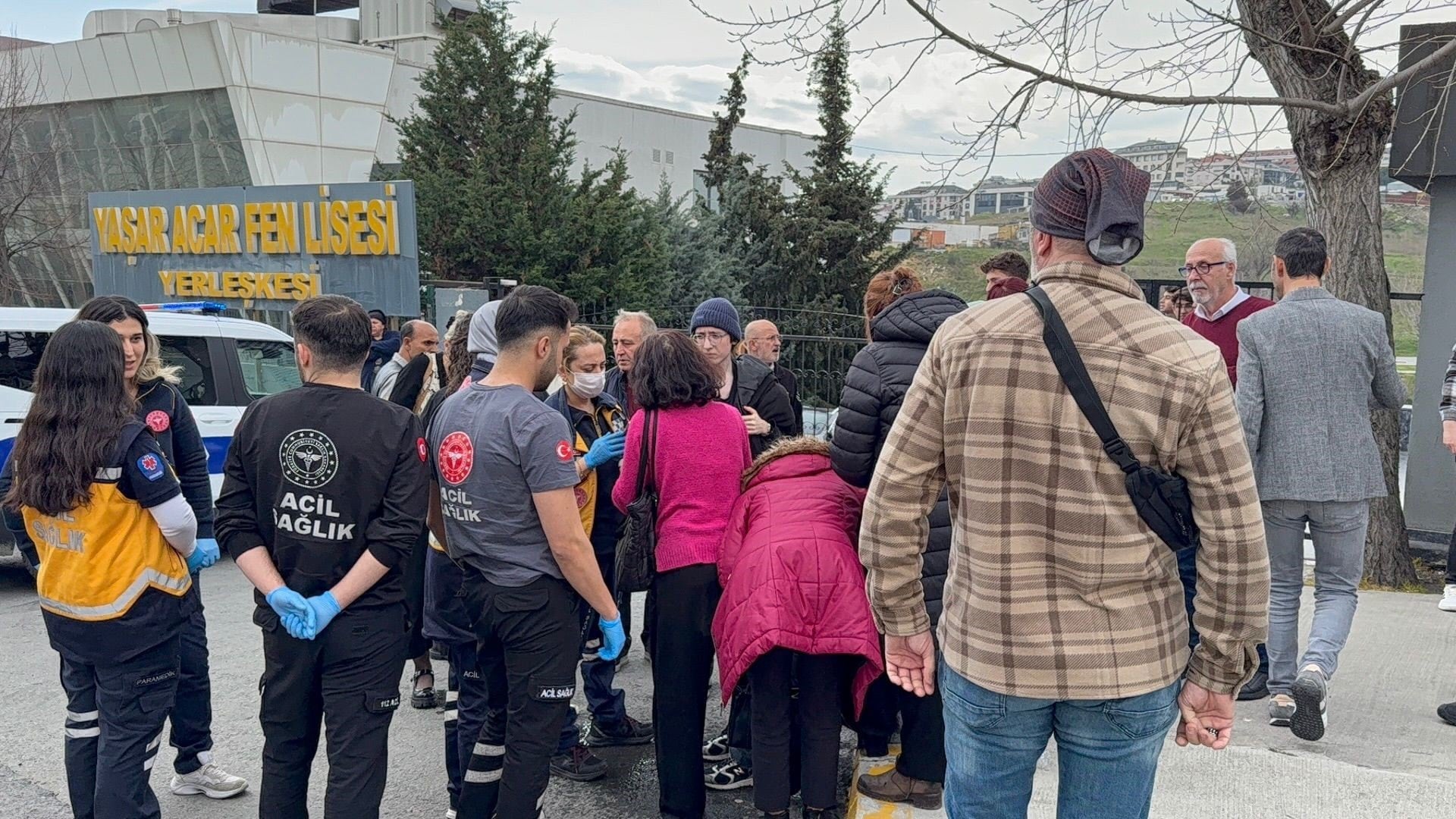 Kimya deneyi faciaya döndü... 4 öğrencinin el ve yüzleri yandı