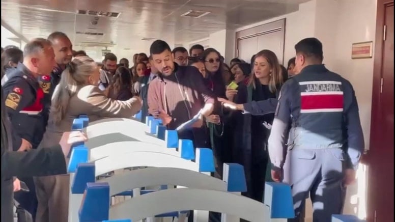 SİLİVRİ’DE AVUKATLARA KİMLİK KONTROLÜ