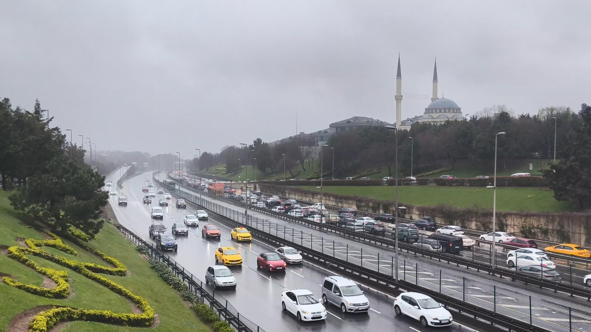 İstanbul'da bayram trafiği! Yoğunluk hafta için, aratmadı