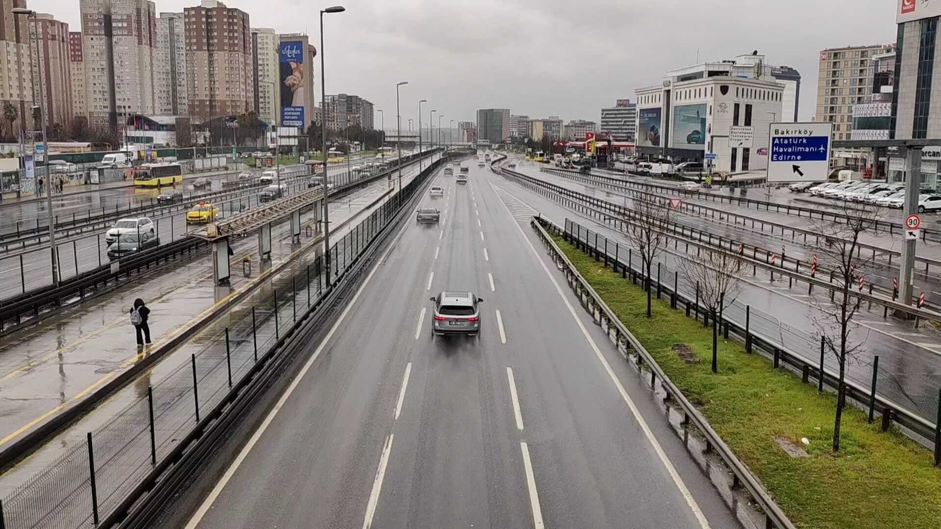 İstanbul’da bayram sessizliği: Megakentte yollar boş kaldı