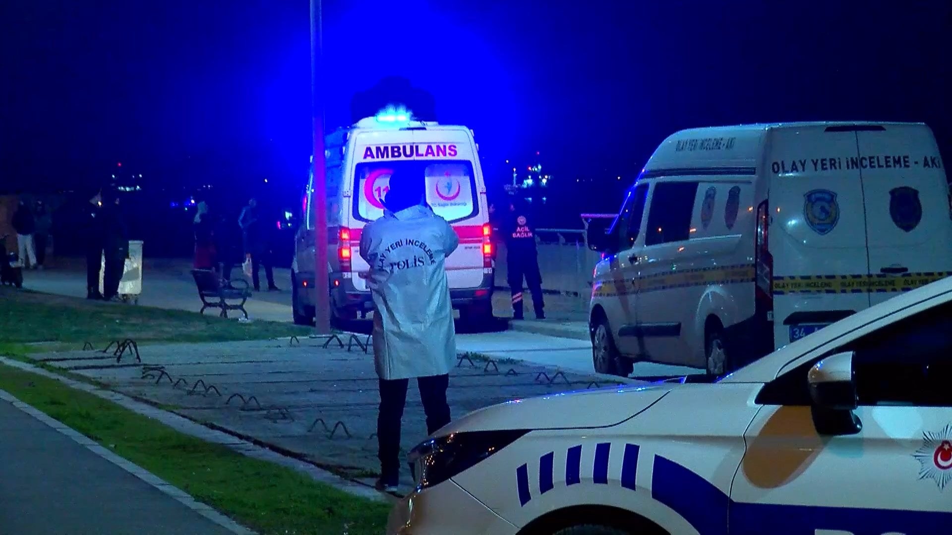 Sahilde korkunç olay: Önce anne, sonra kızı ölüme atladı