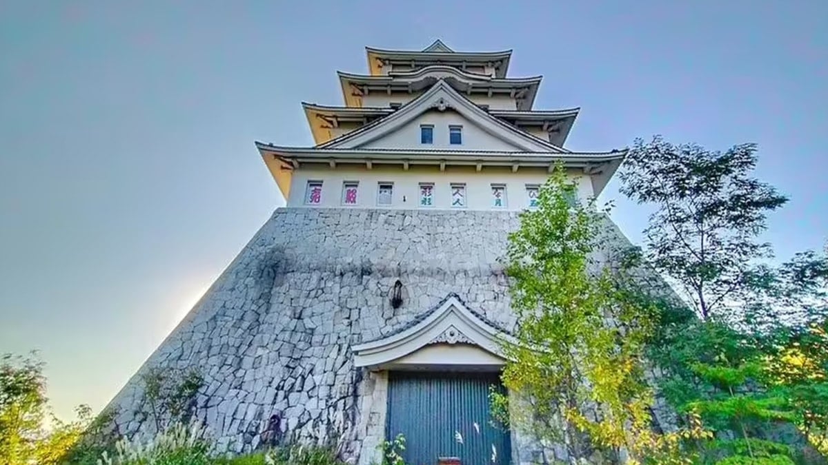 İstanbul'da 1+1 daire fiyatına Japonya'da 6 katlı kale satıyorlar