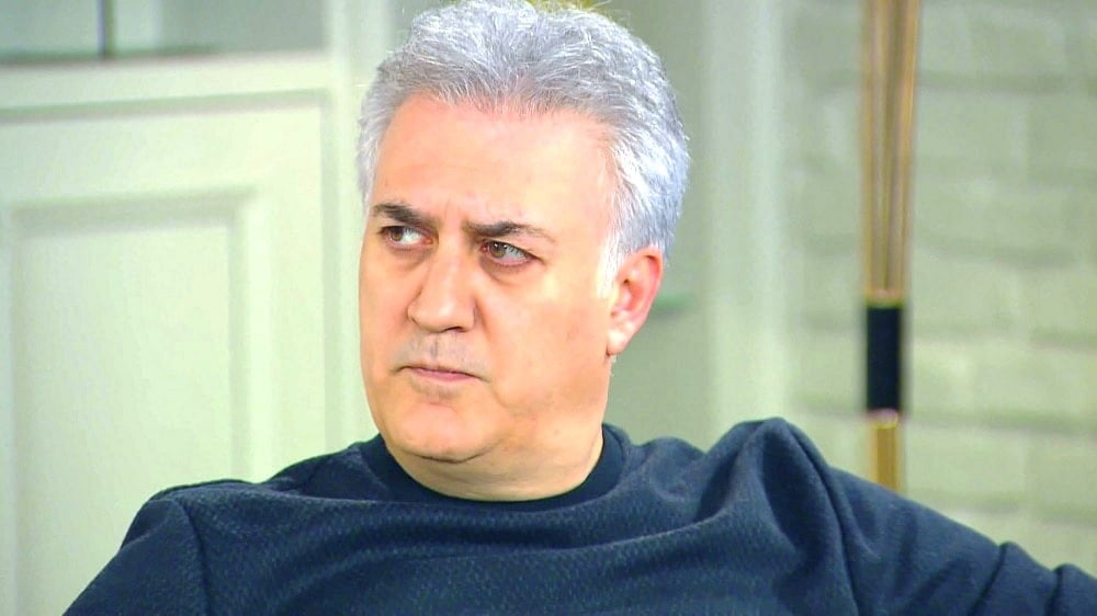 AVM'den çıkan Tamer Karadağlı sözlü saldırıya uğradı