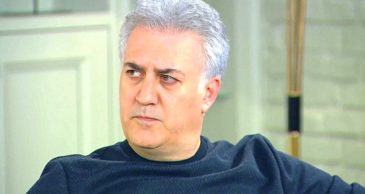 AVM'den çıkan Tamer Karadağlı sözlü saldırıya uğradı